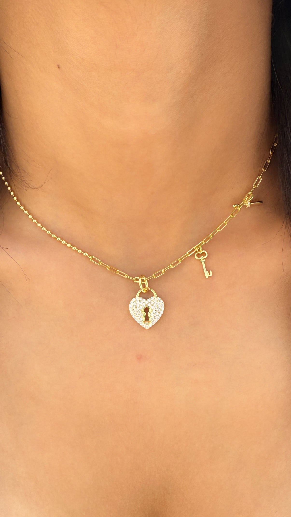 GOLD NECKLACE