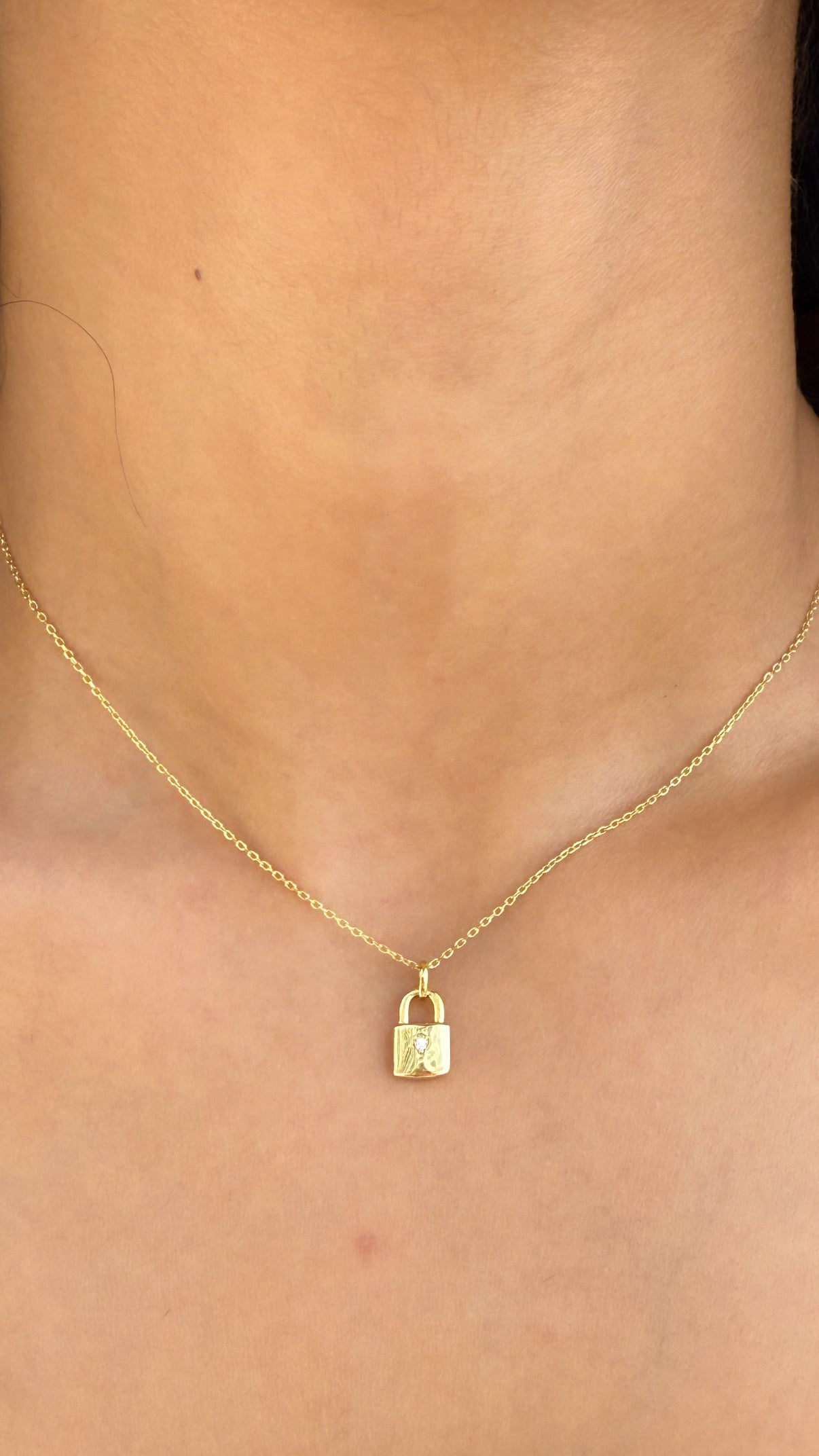 GOLD NECKLACE
